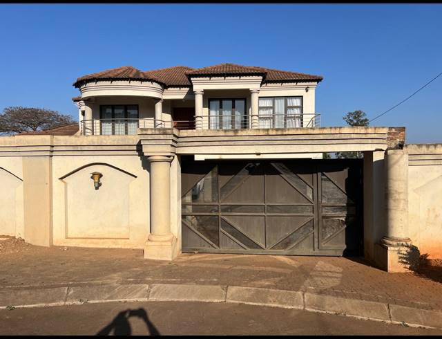 6 BEDROOM HOUSE FOR SALE IN SIBASA